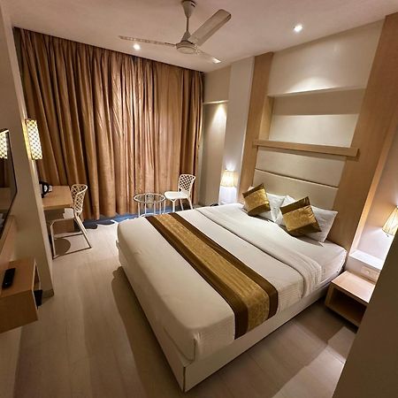 South Coast Hotel Wagle Estate Thane Bagian luar foto