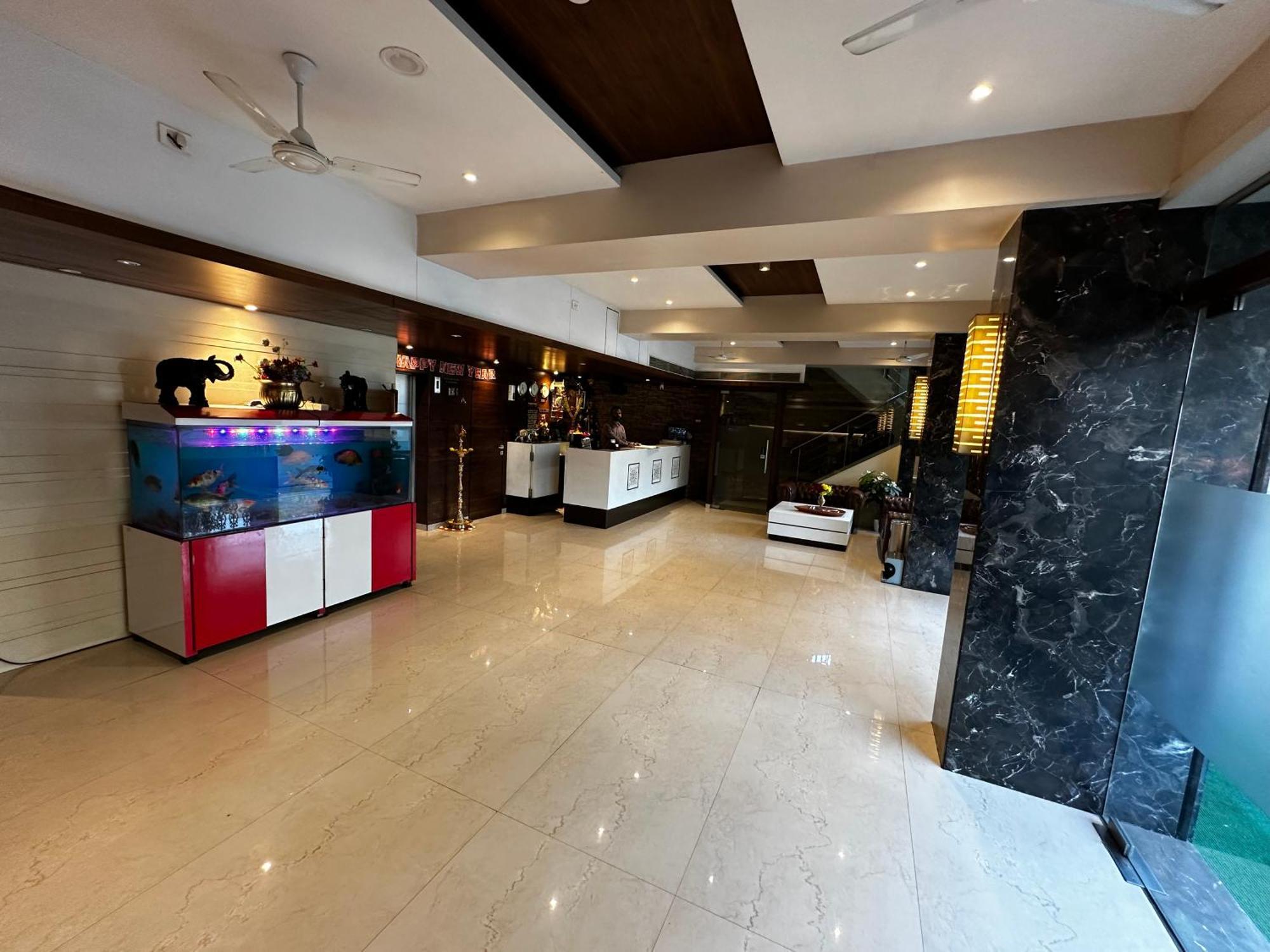 South Coast Hotel Wagle Estate Thane Bagian luar foto