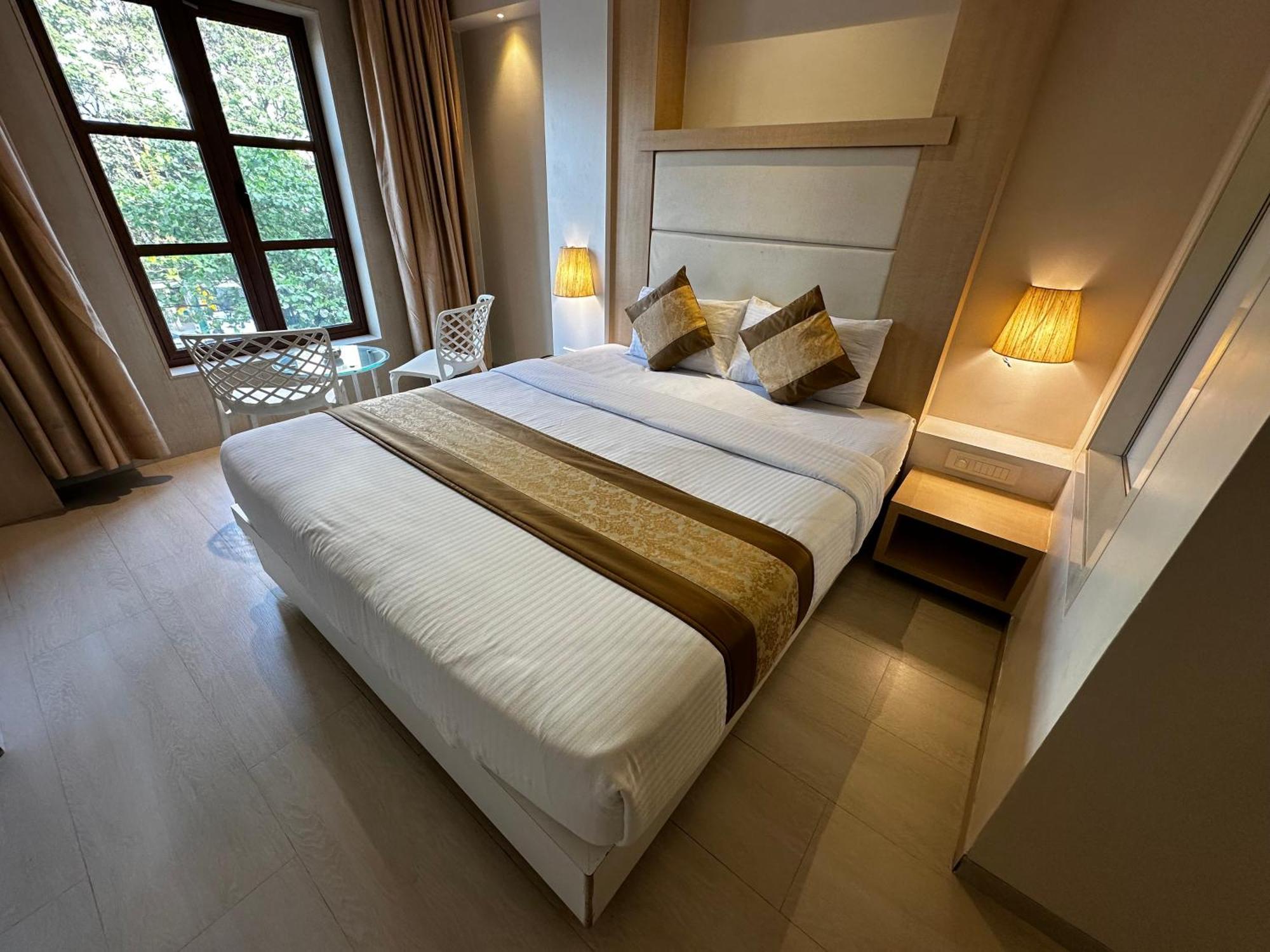 South Coast Hotel Wagle Estate Thane Bagian luar foto