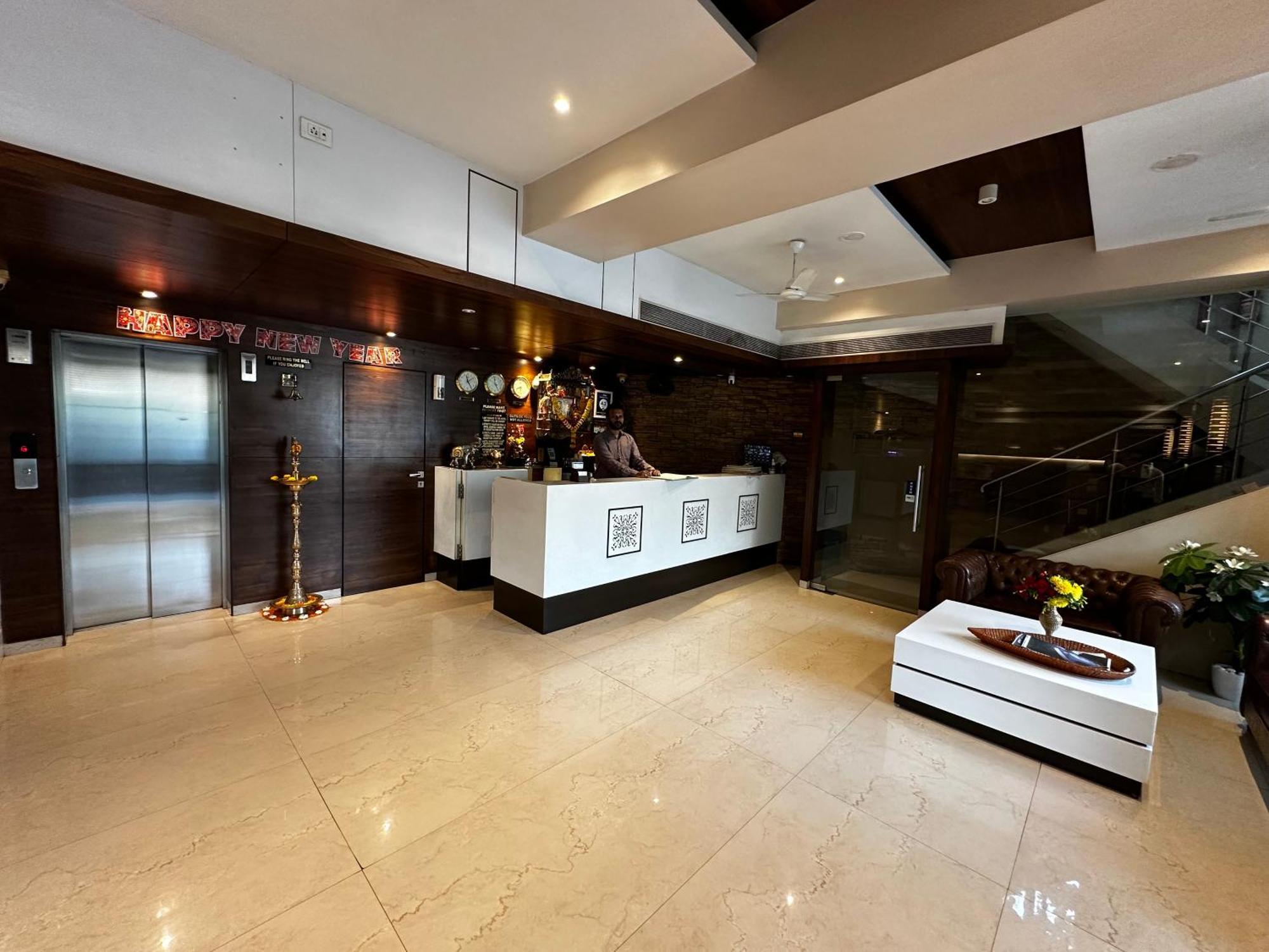 South Coast Hotel Wagle Estate Thane Bagian luar foto