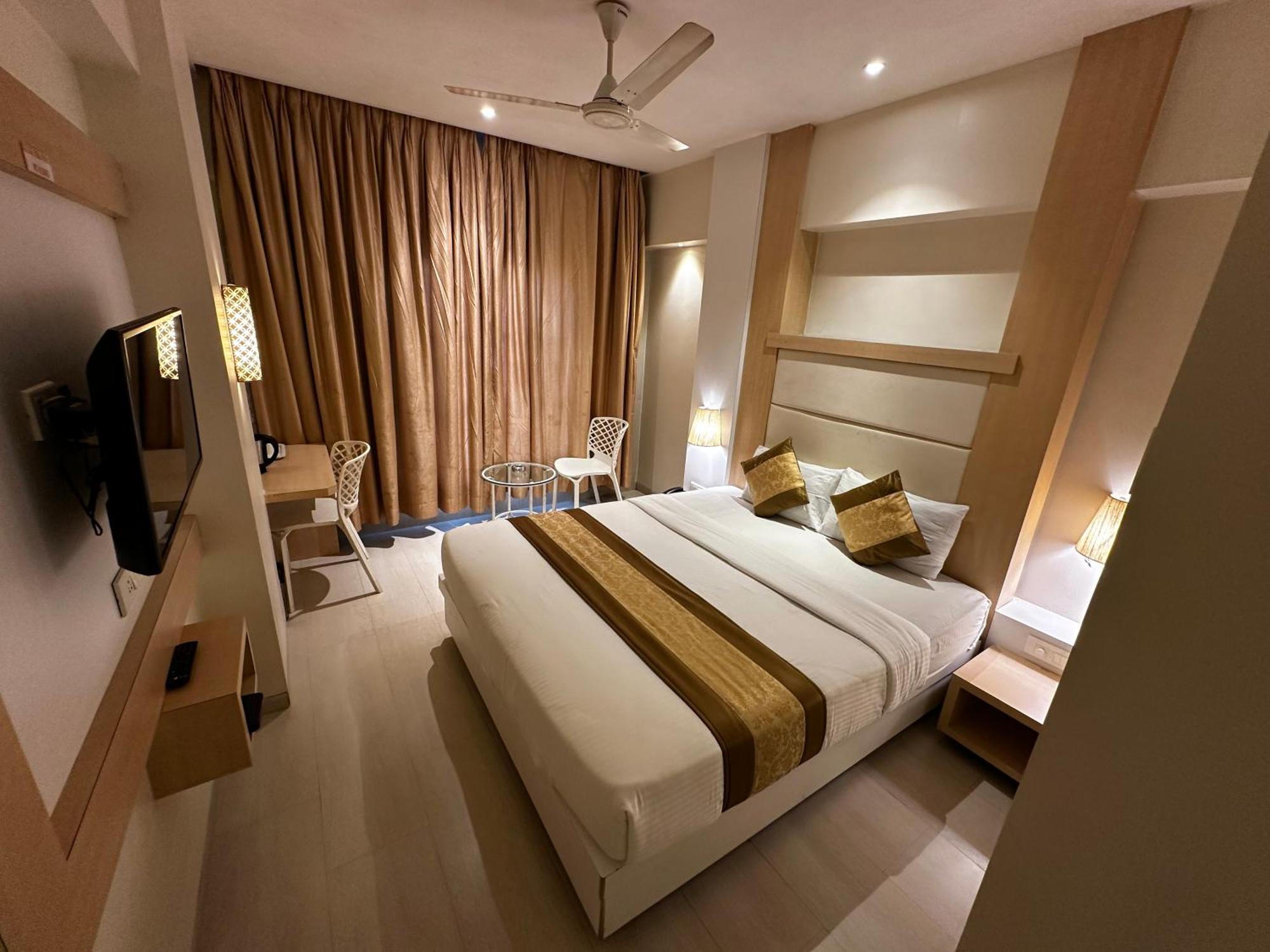 South Coast Hotel Wagle Estate Thane Bagian luar foto
